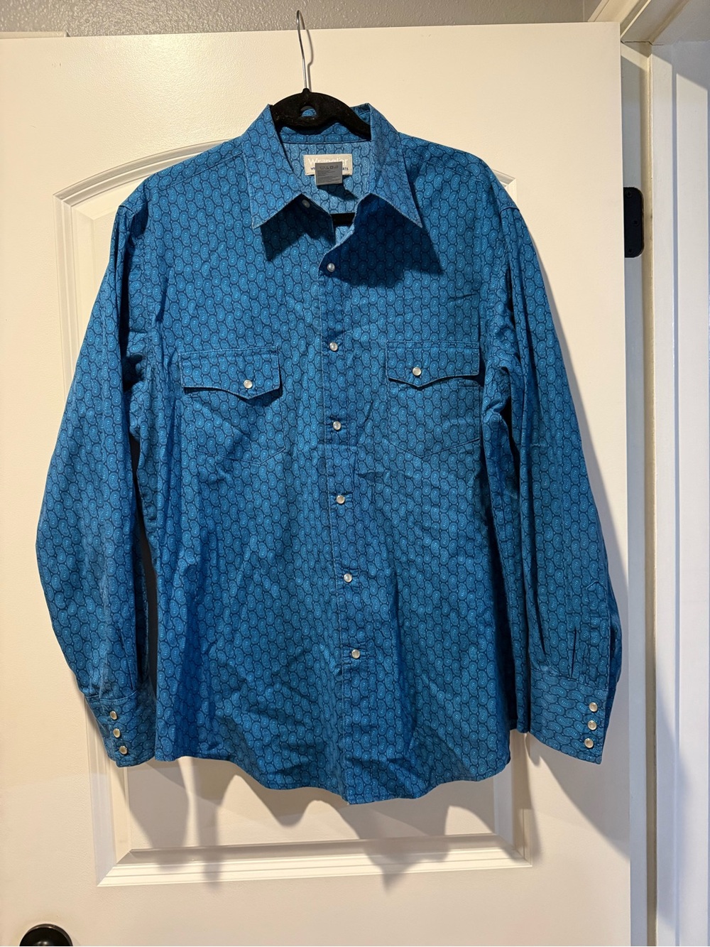 Men’s Wrangler Blue Paisley Pearl Snap